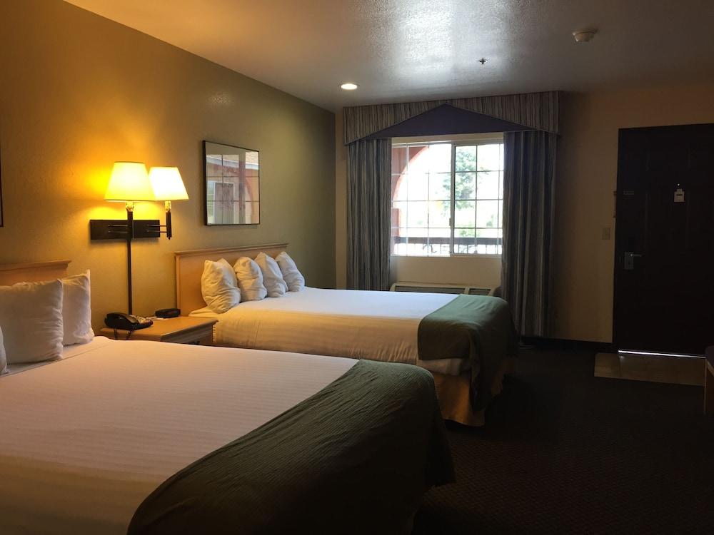 Surestay Hotel By Best Western Юкайа Экстерьер фото