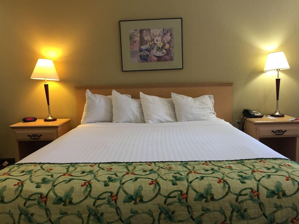 Surestay Hotel By Best Western Юкайа Экстерьер фото