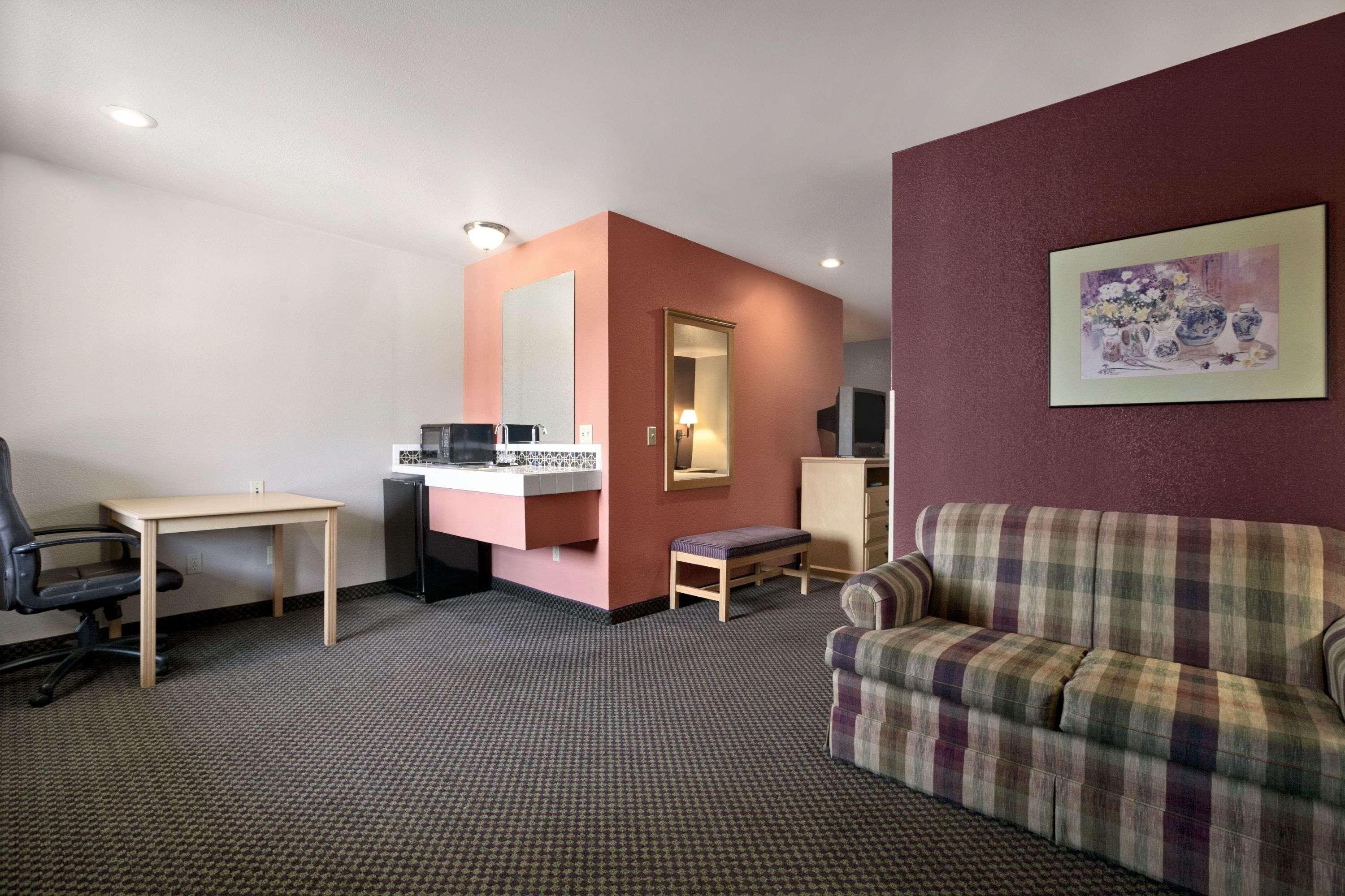 Surestay Hotel By Best Western Юкайа Экстерьер фото