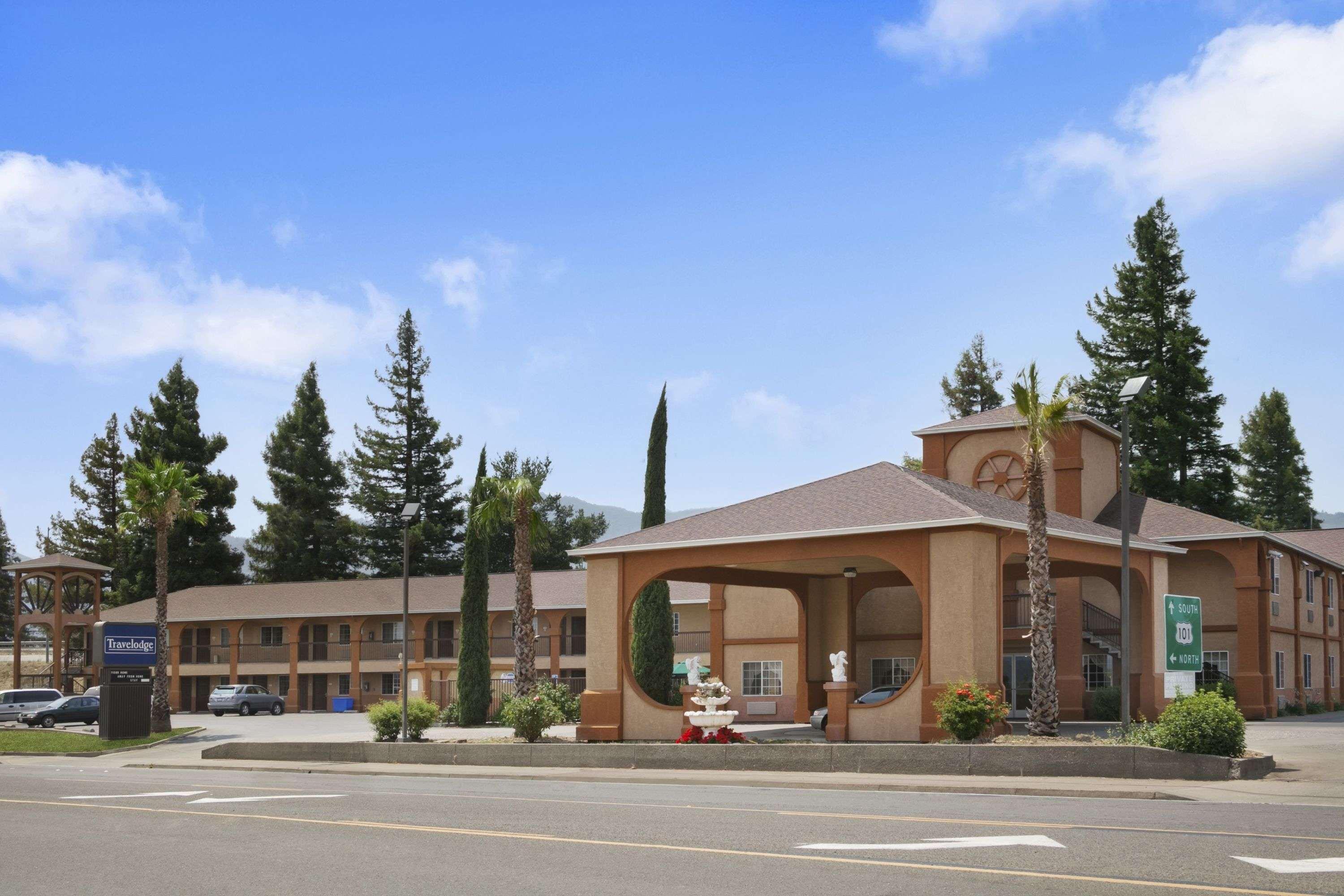 Surestay Hotel By Best Western Юкайа Экстерьер фото