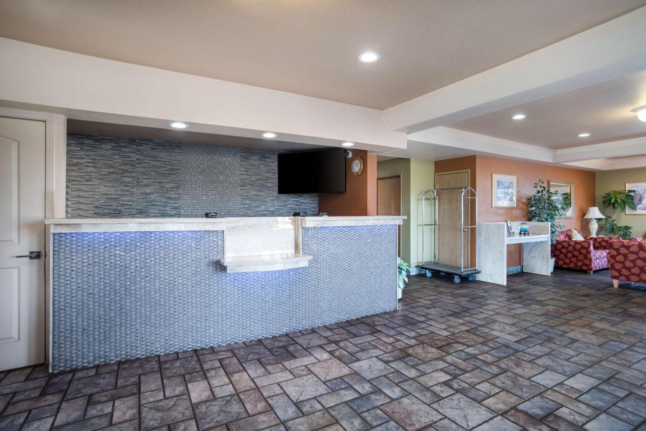 Surestay Hotel By Best Western Юкайа Экстерьер фото