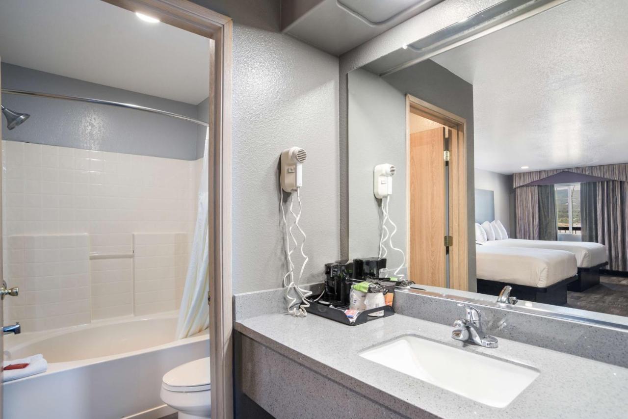 Surestay Hotel By Best Western Юкайа Экстерьер фото