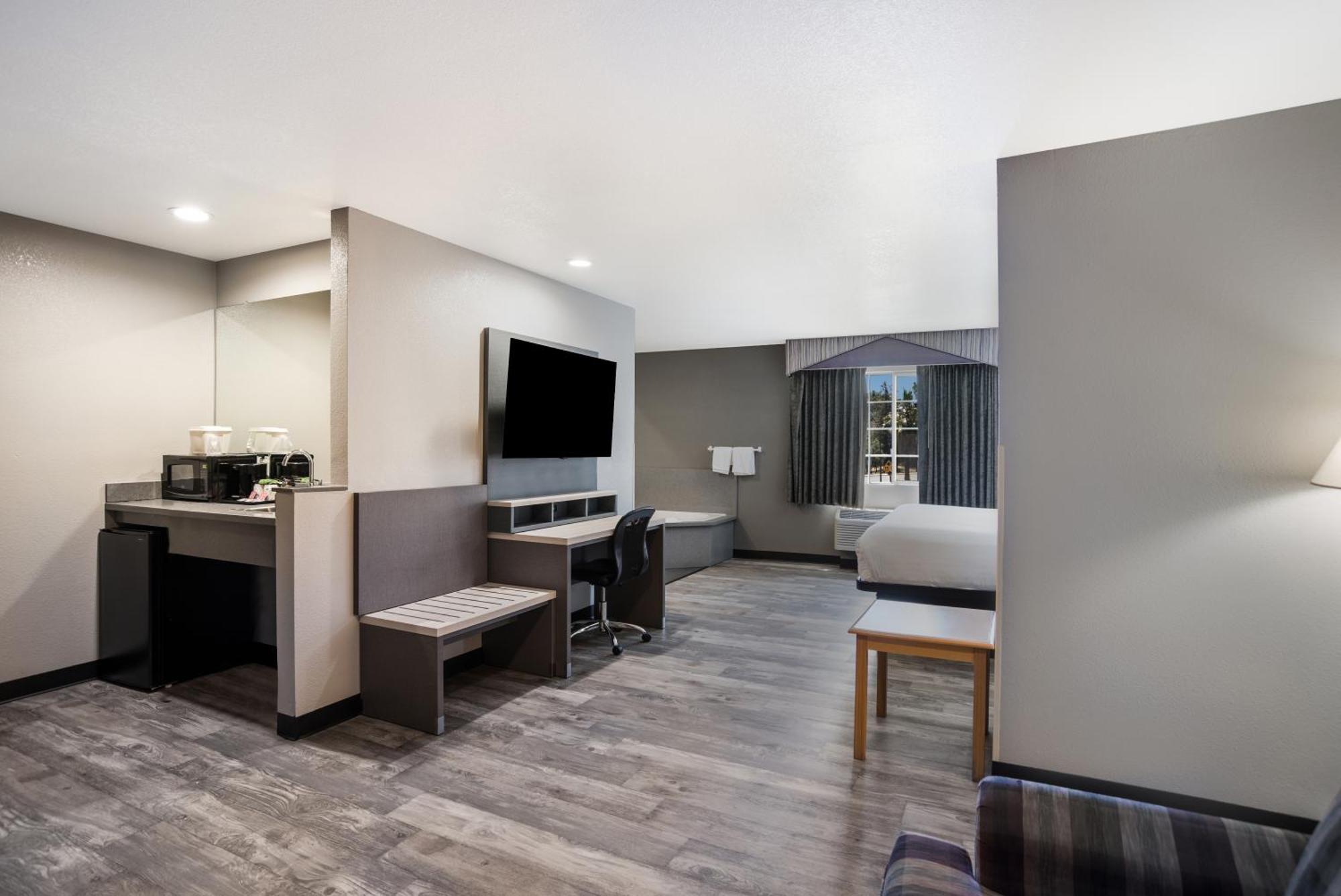 Surestay Hotel By Best Western Юкайа Экстерьер фото
